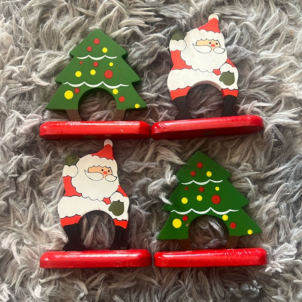 Set of 4 Christmas themed wooden napkin rings Santa Christmas Tree